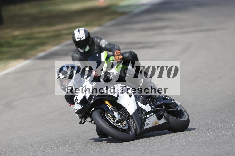 /37 09.08.2026  Pluess Motosport ADR/Freies Fahren/92